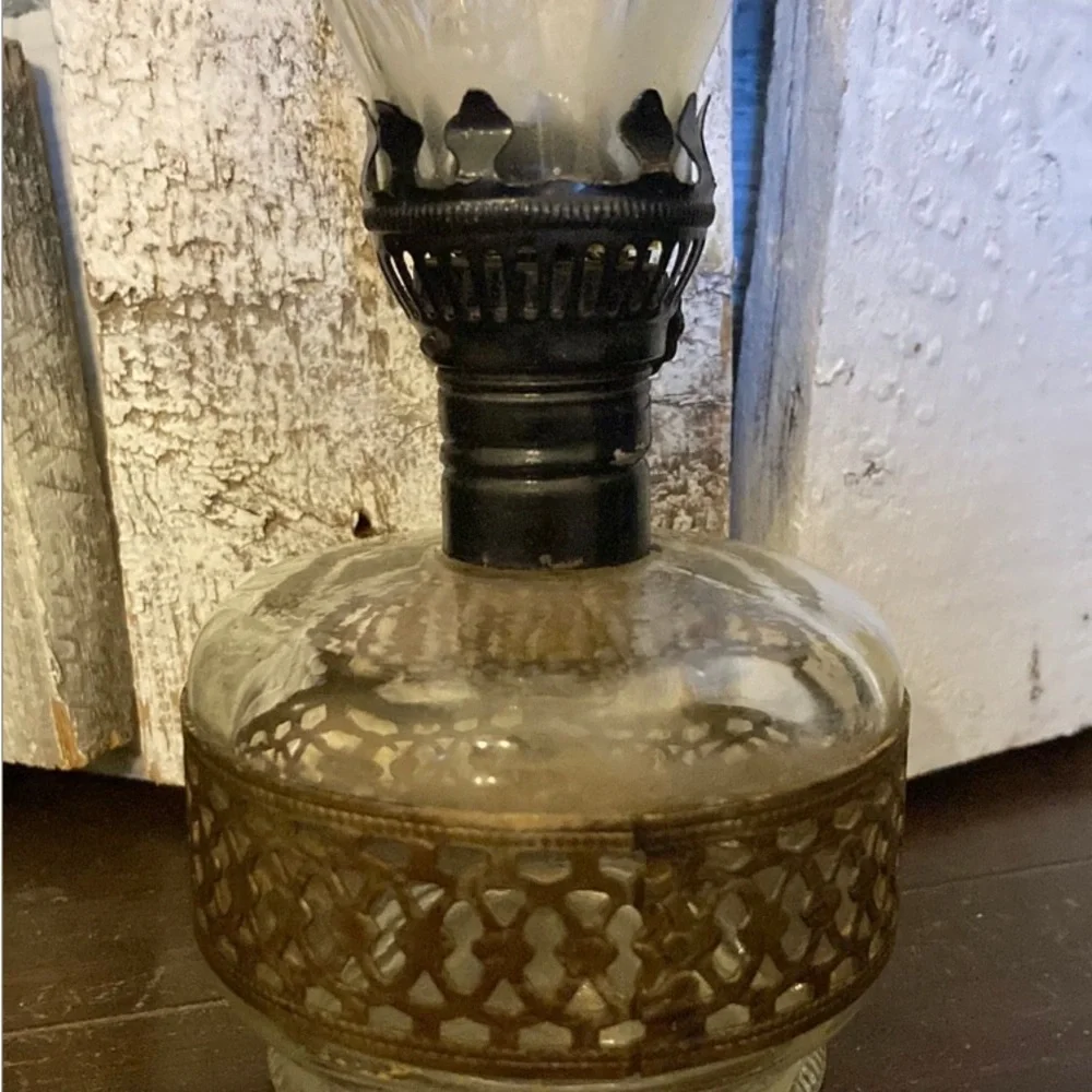 Antique Oil Lamp Pristine